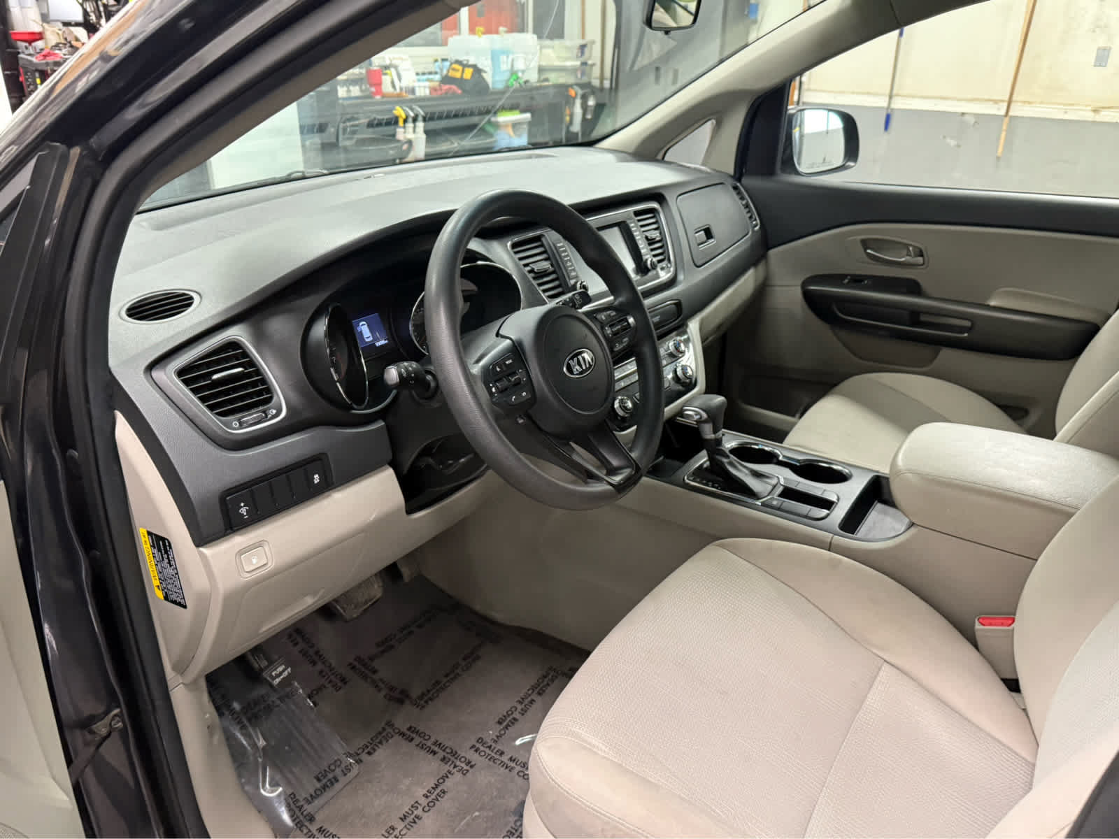 Used 2021 Kia Sedona LX FWD image 10