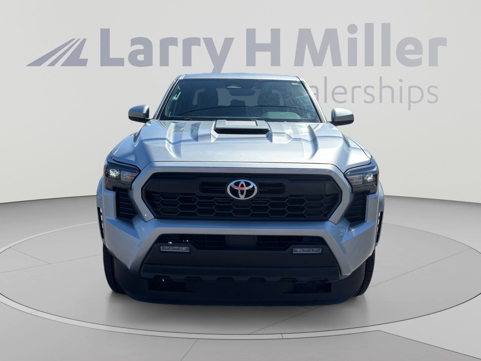 Certified 2025 Toyota Tacoma TRD Sport AWD/4WD image 8
