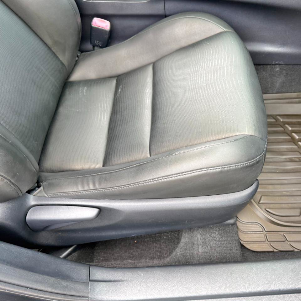 Used 2011 Lexus CT 200h Premium FWD image 14