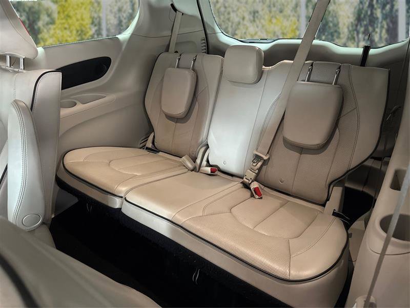 Used 2018 Chrysler Pacifica Limited w/ Advanced Safetytec Group image 28