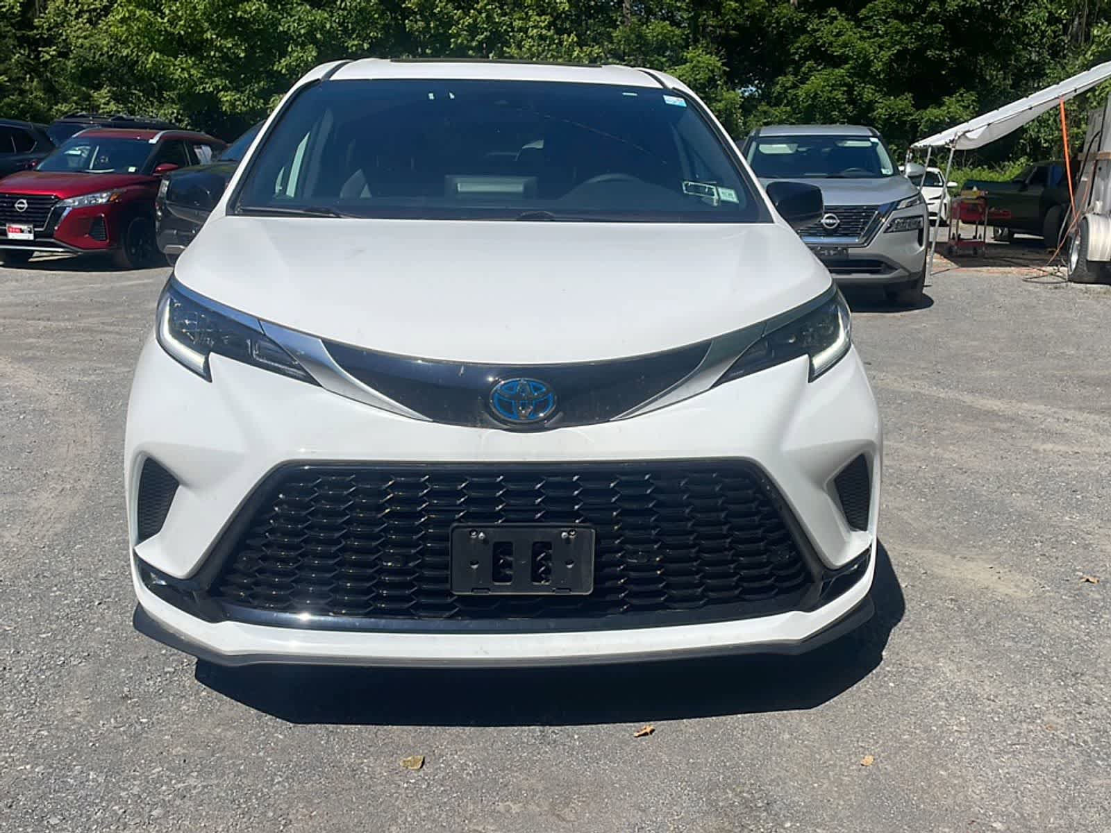 Used 2023 Toyota Sienna XSE w/ XSE Plus Package AWD/4WD image 13