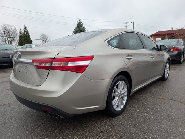 Used 2013 Toyota Avalon XLE FWD image 6