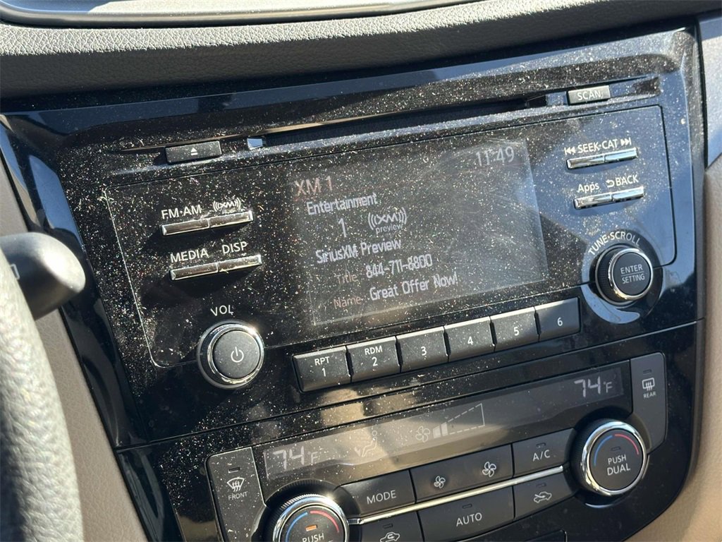 Used 2016 Nissan Rogue SV image 24