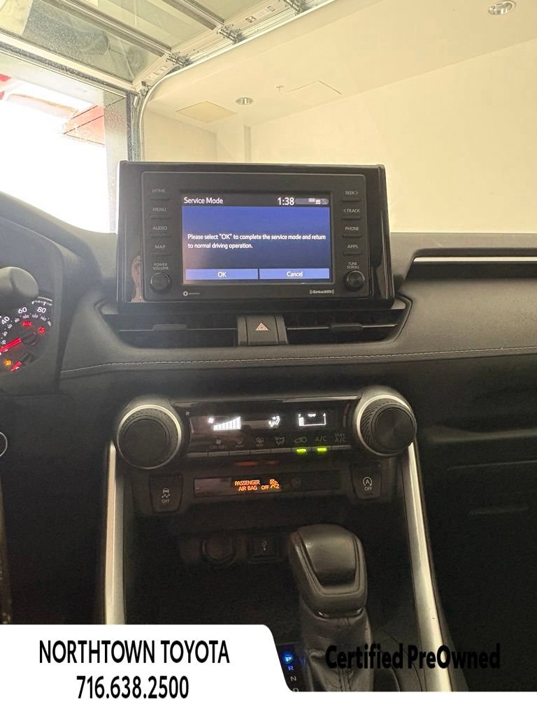Used 2020 Toyota RAV4 LE w/ All Weather Liner Package AWD/4WD image 24