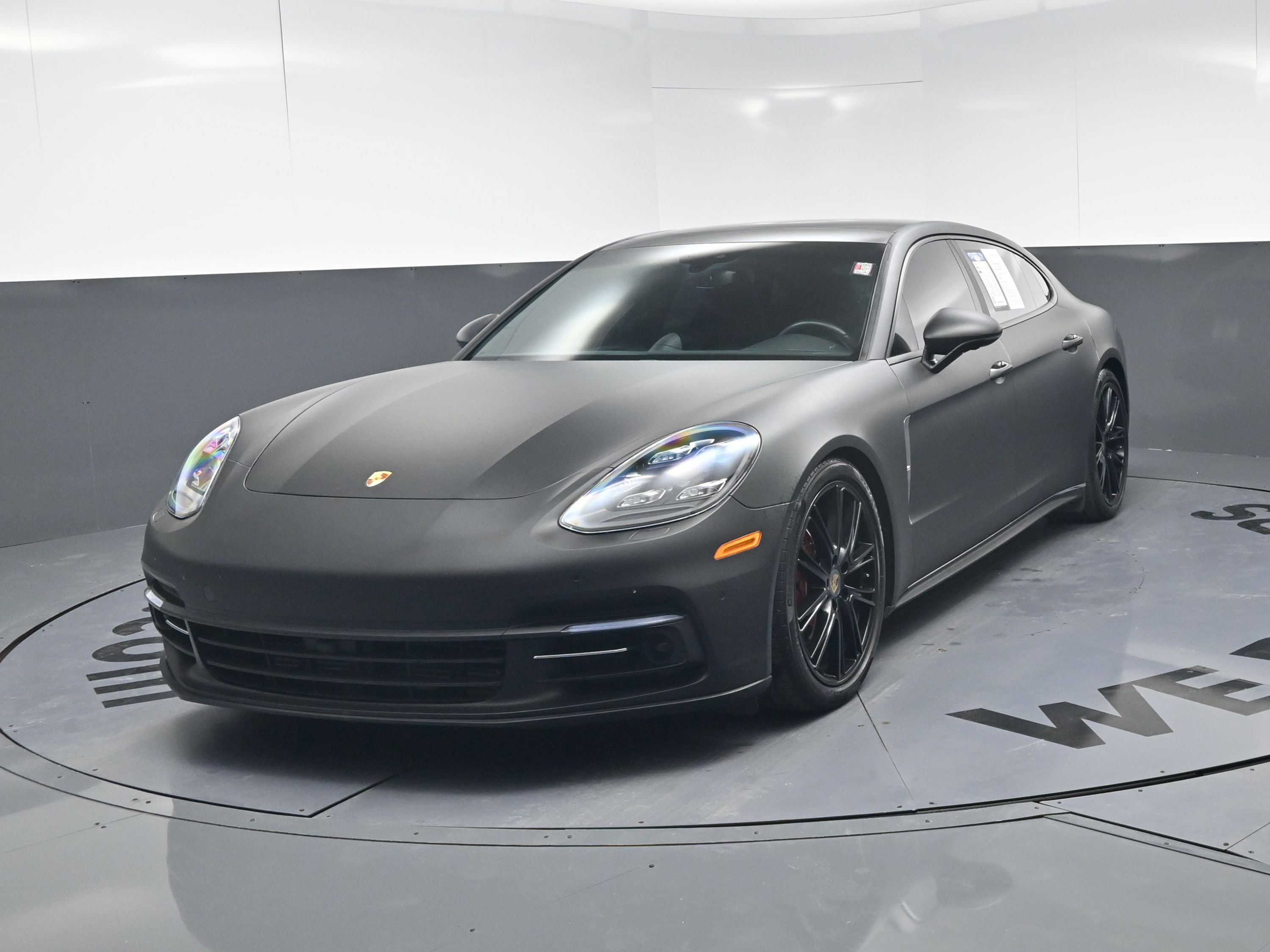 Used 2018 Porsche Panamera 4 Executive image 11