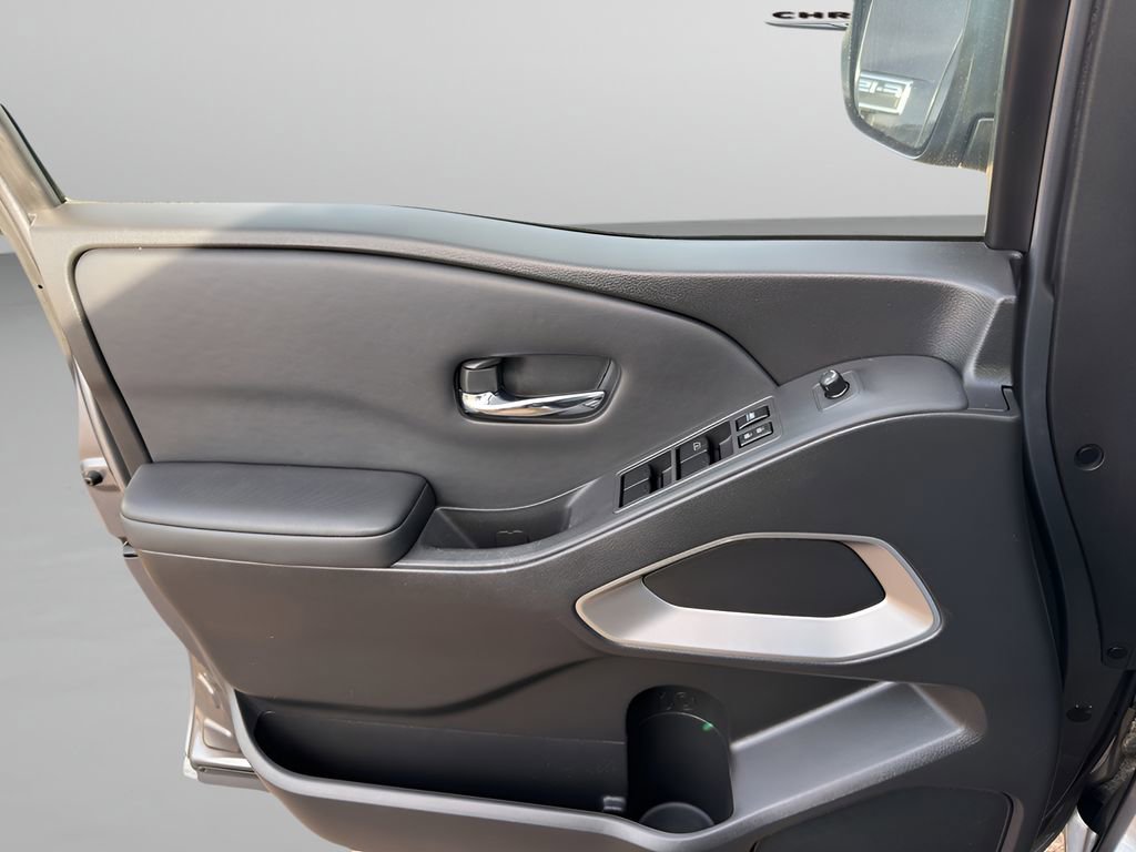 Used 2022 Nissan Frontier SV image 26