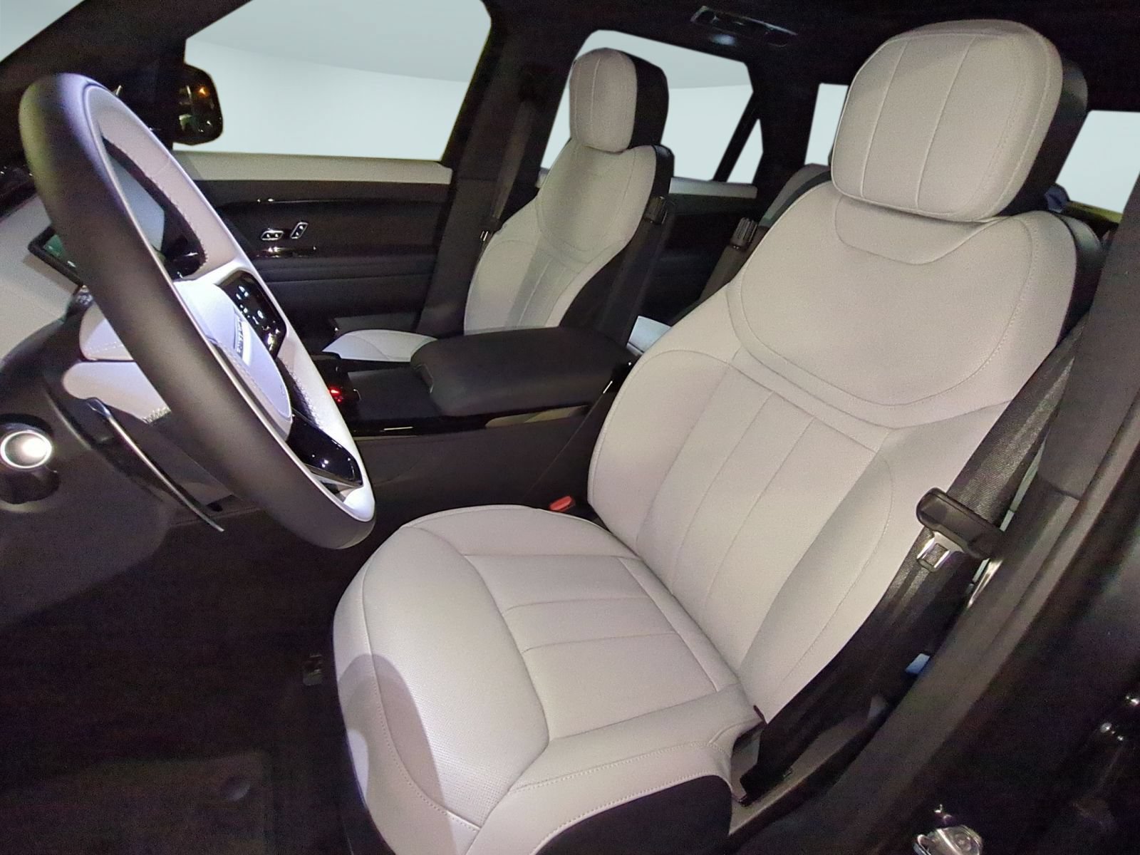 New 2026 Land Rover Range Rover Sport Dynamic SE AWD/4WD image 15