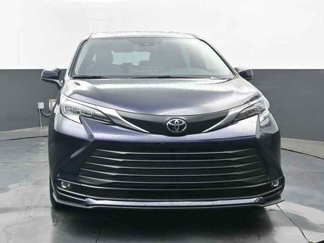 Used 2026 Toyota Sienna XLE AWD/4WD image 21