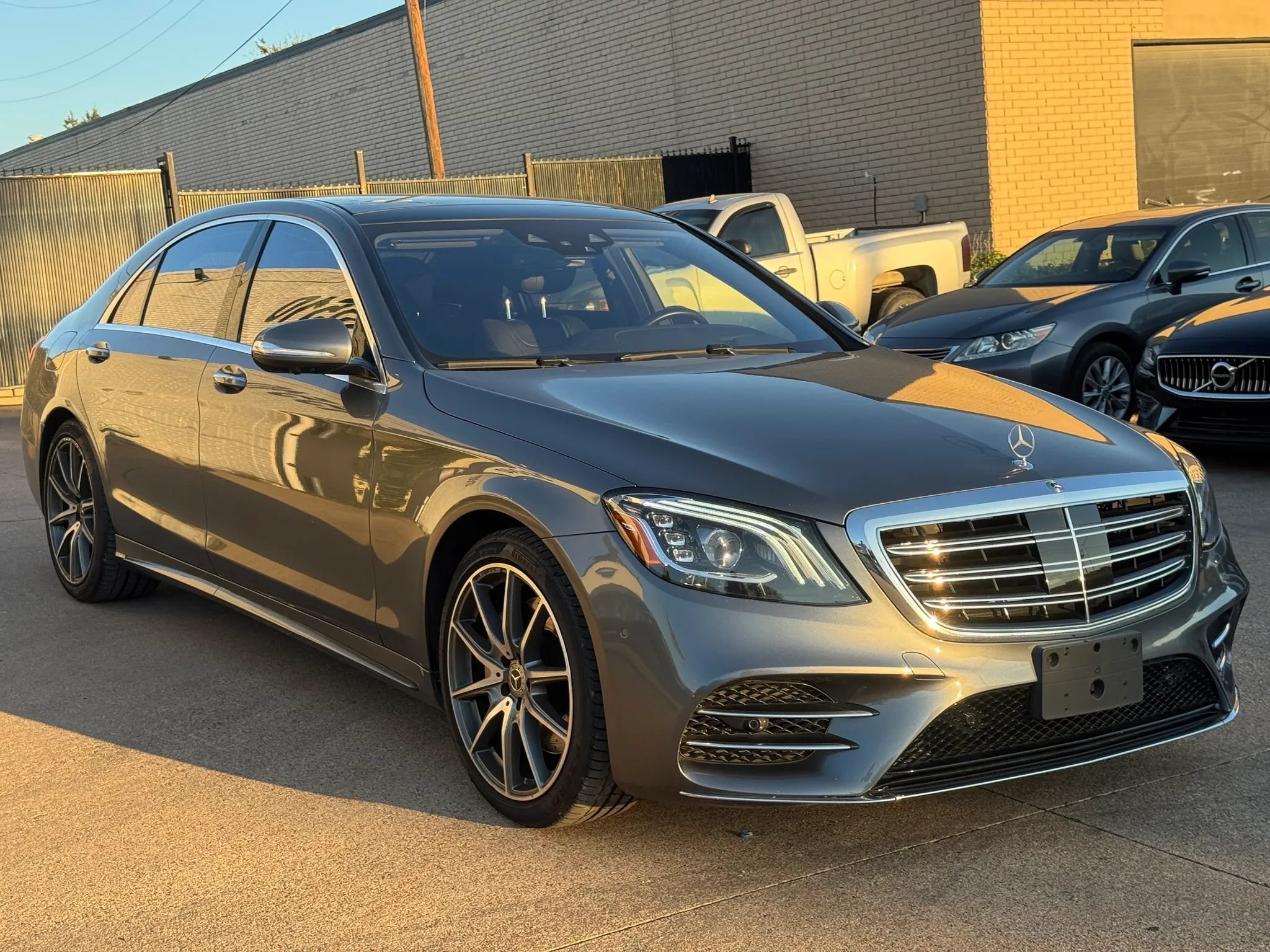 Used 2019 Mercedes-Benz S 560 Sedan image 3