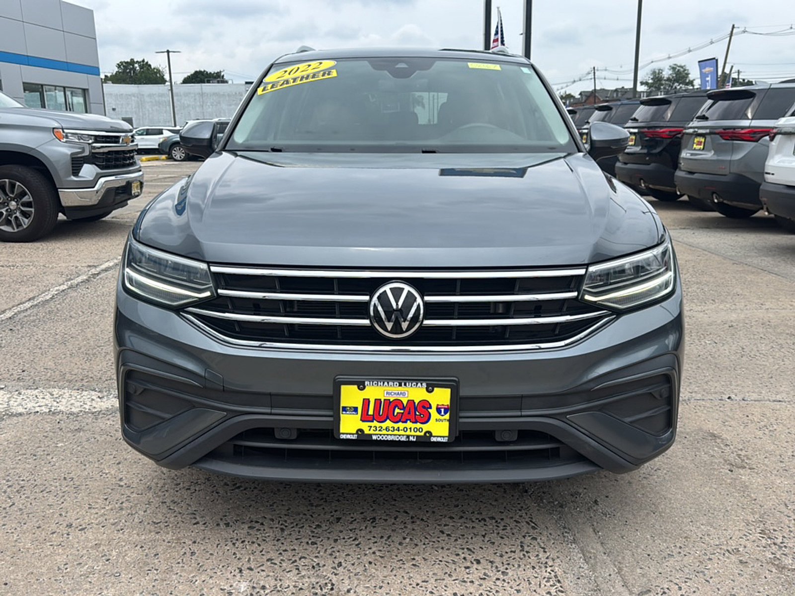 Used 2022 Volkswagen Tiguan SE AWD/4WD image 3