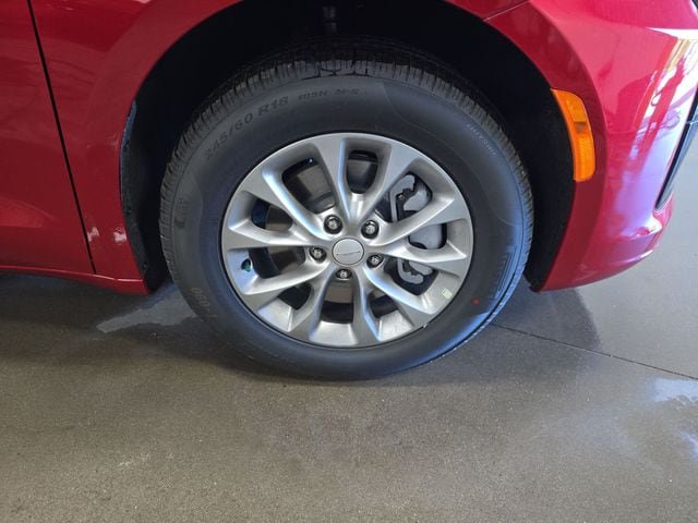 New 2027 Chrysler Pacifica Select AWD/4WD image 17