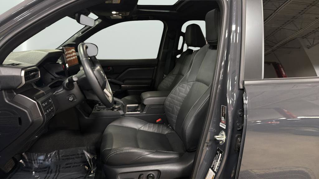 Used 2025 Toyota 4Runner TRD Off-Road Premium image 23