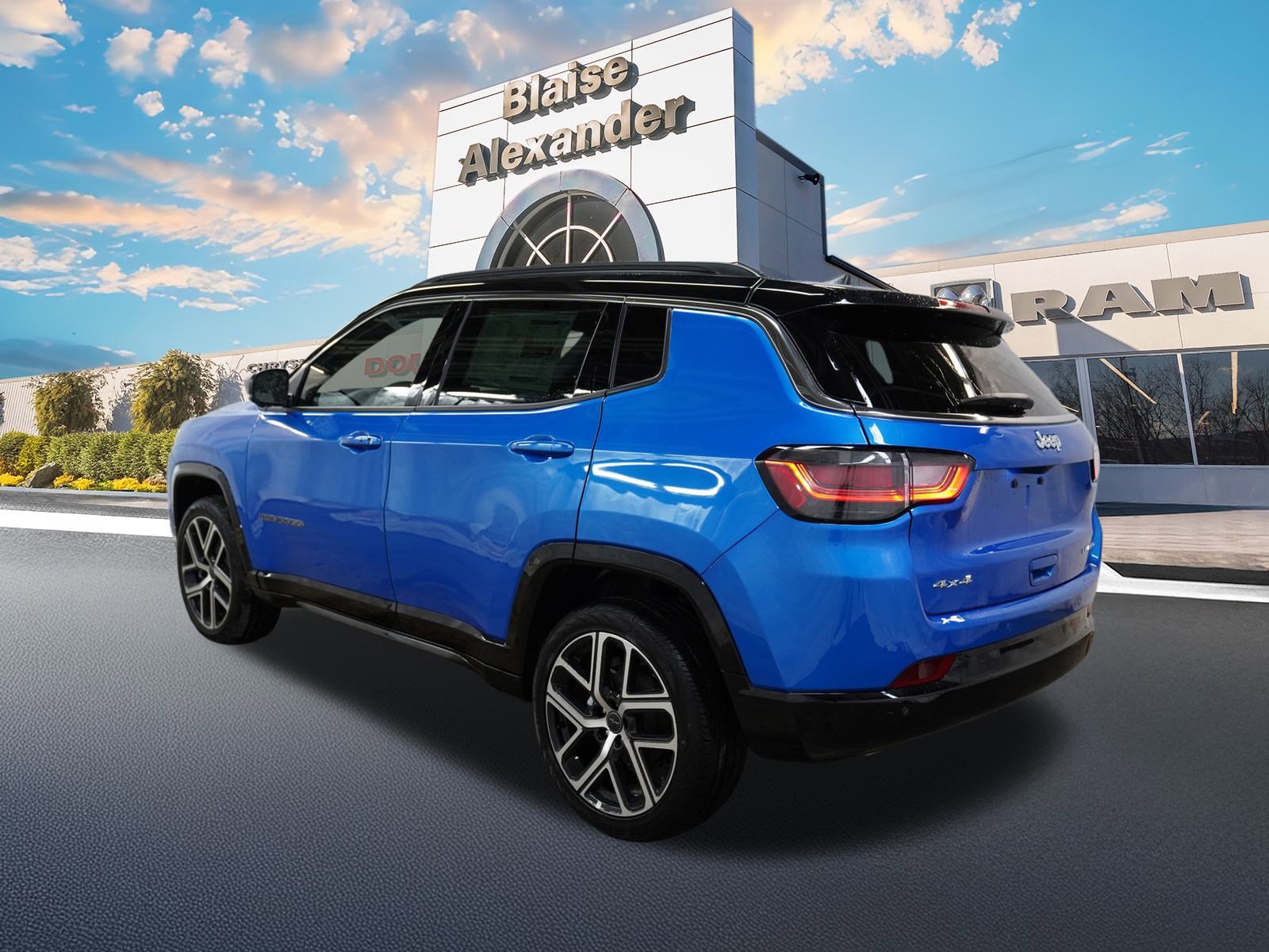 New 2025 Jeep Compass Limited w/ Elite Group image 9