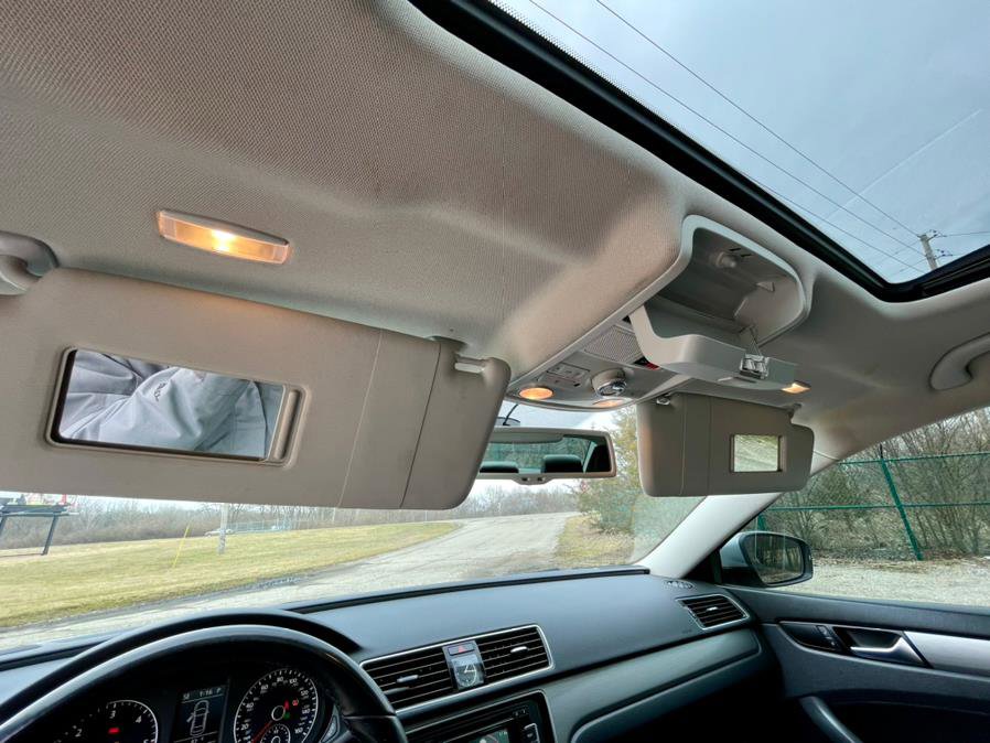 Used 2014 Volkswagen Passat TDI SE image 16