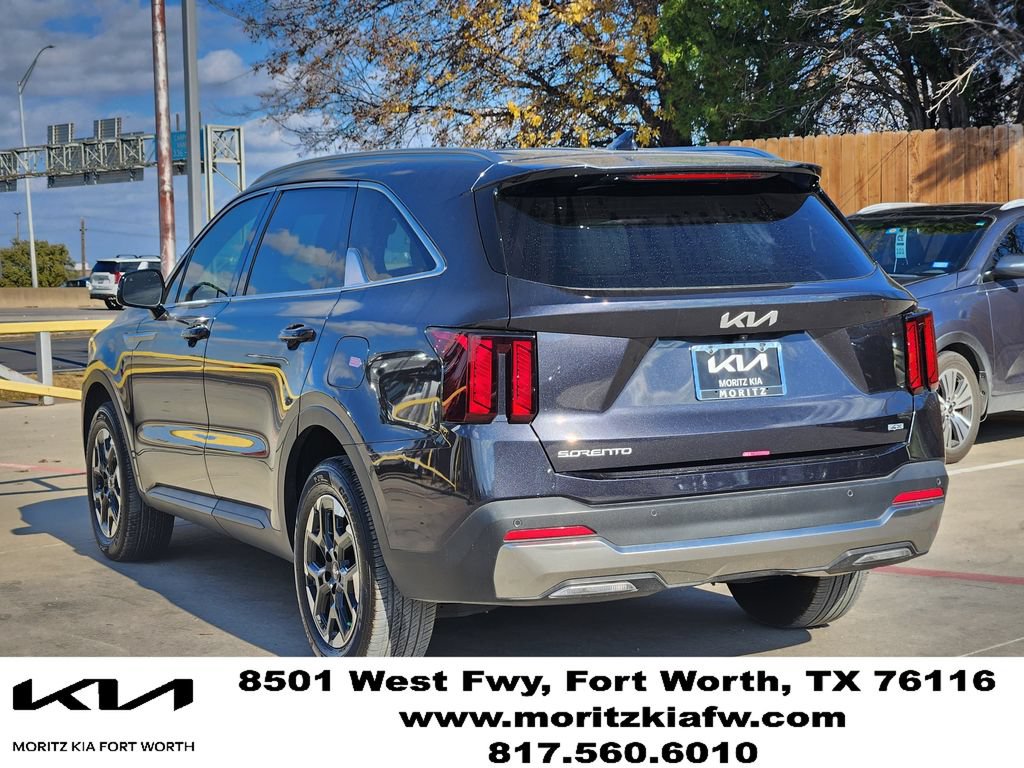 Certified 2025 Kia Sorento S AWD/4WD image 4