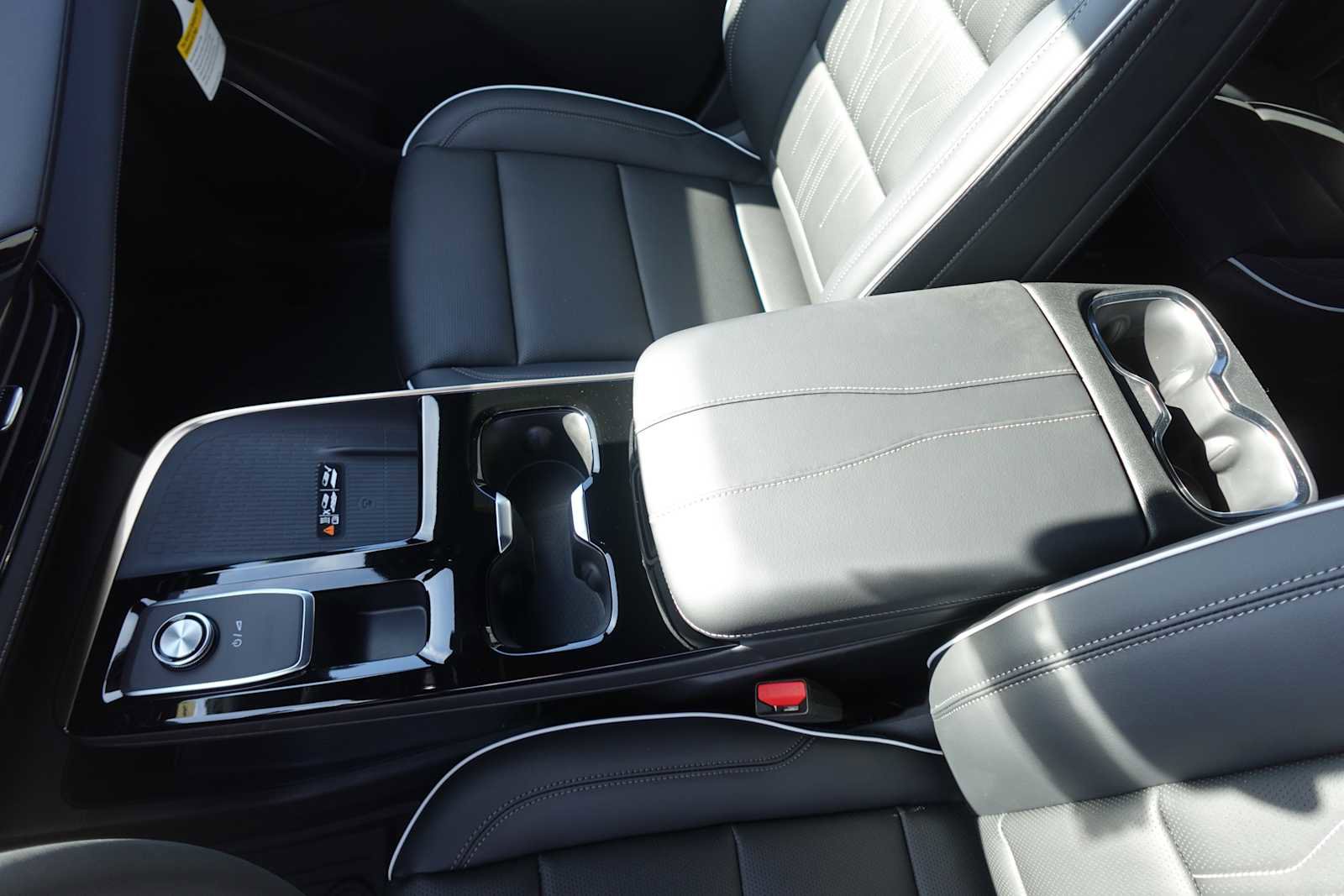 New 2026 Buick Enclave Avenir w/ Super Cruise Package AWD/4WD image 24