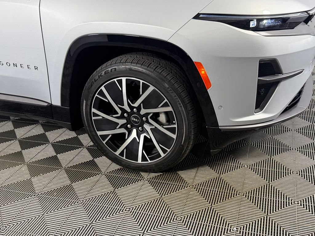 Used 2025 Jeep Wagoneer S Limited AWD/4WD image 13