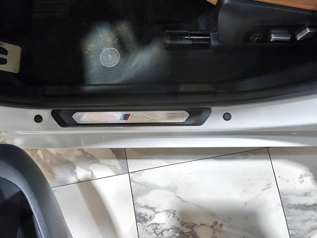 Used 2023 BMW X4 xDrive30i w/ Premium Essential Package AWD/4WD image 11
