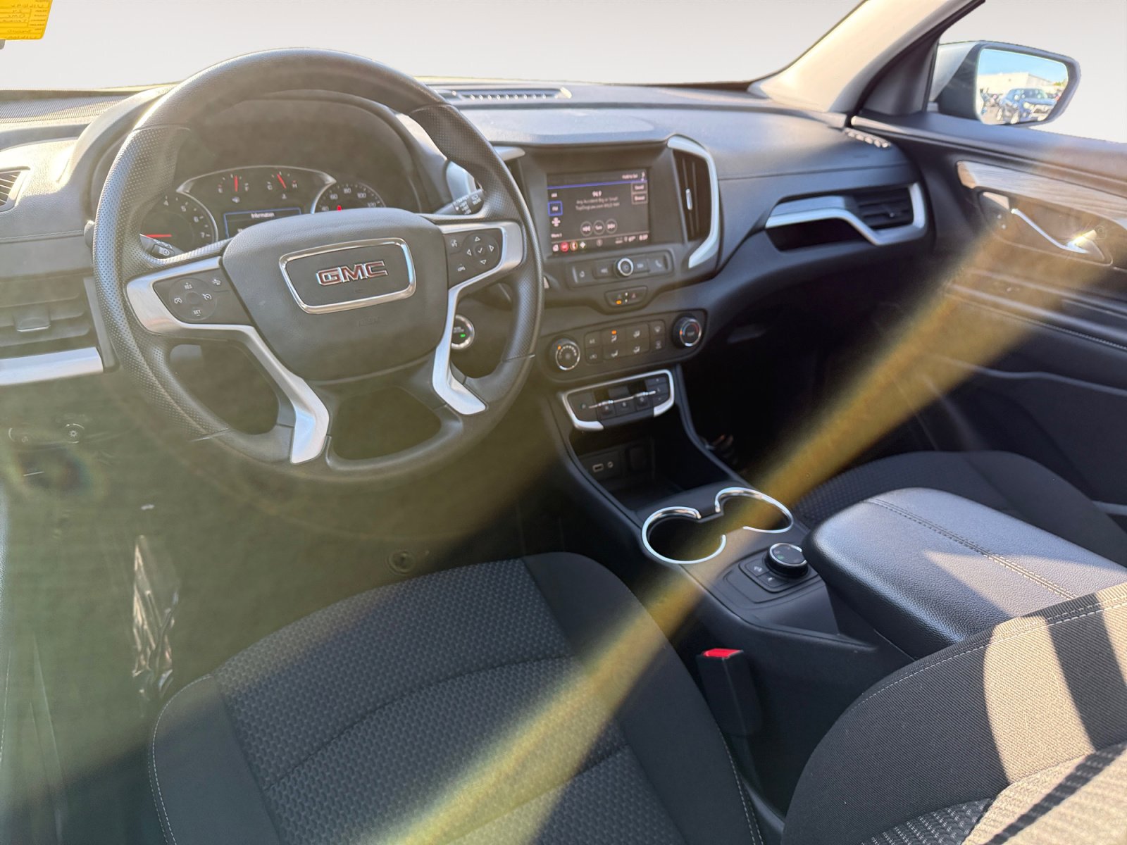 Used 2024 GMC Terrain SLE image 15