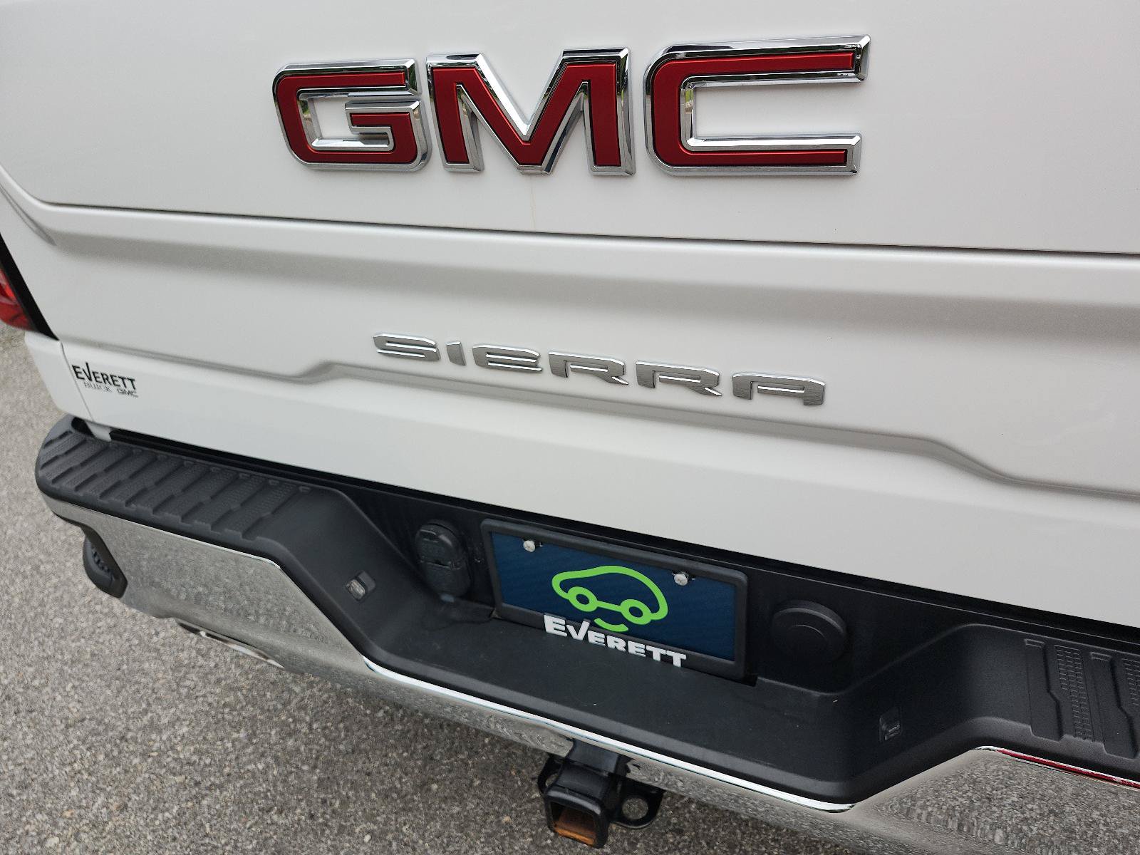 Certified 2023 GMC Sierra 1500 SLT w/ SLT Premium Package AWD/4WD image 4