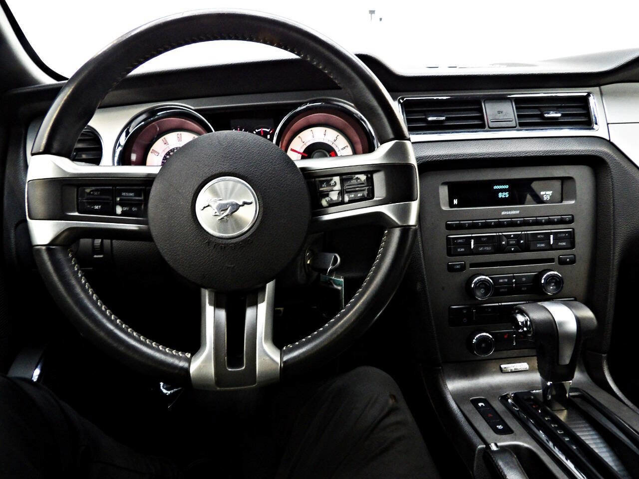 Used 2010 Ford Mustang Premium image 20