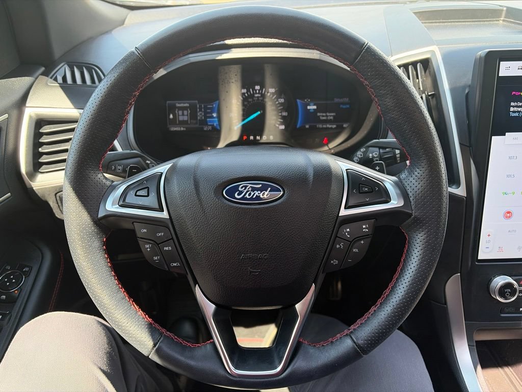 Used 2023 Ford Edge ST-Line w/ Class II Trailer Tow Package AWD/4WD image 16