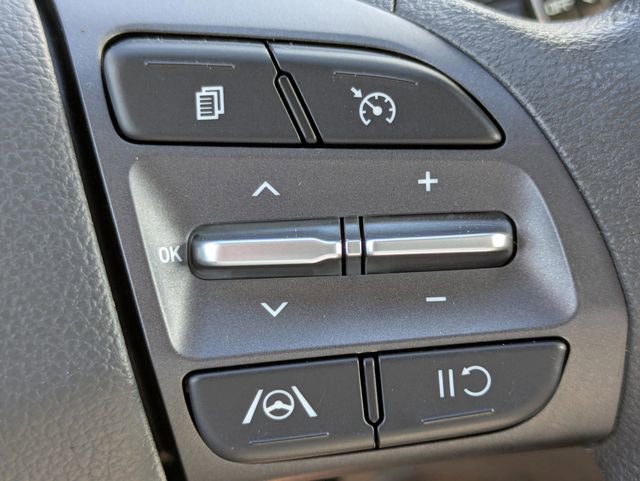 Used 2022 Hyundai Kona SEL image 13