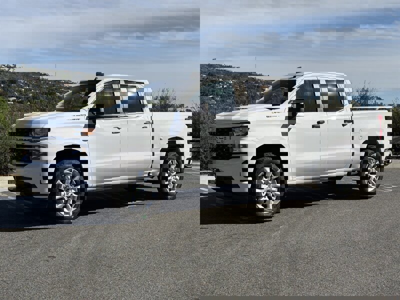 Used 2021 Chevrolet Silverado 1500 Custom image 2