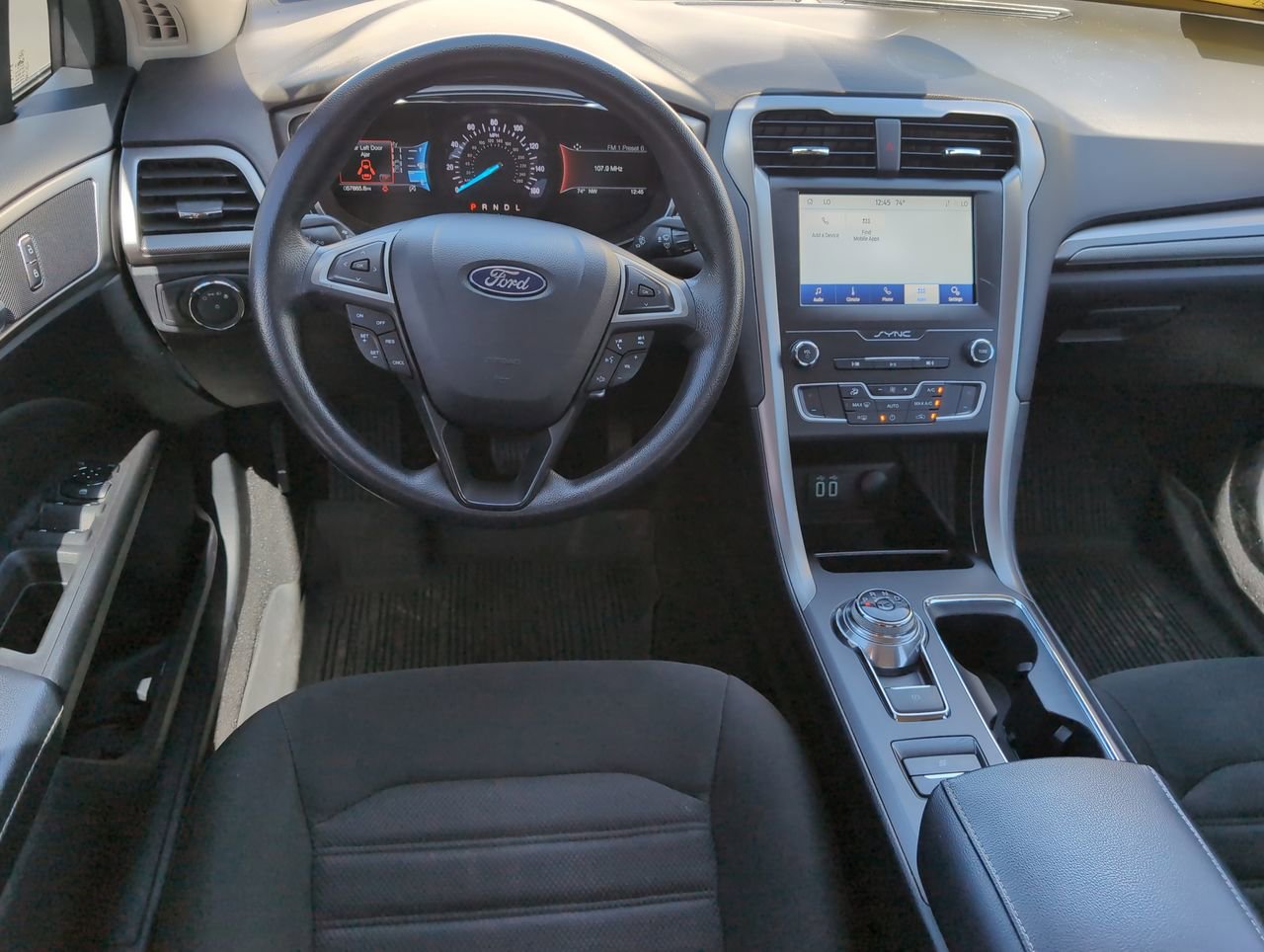 Used 2020 Ford Fusion SE FWD image 13