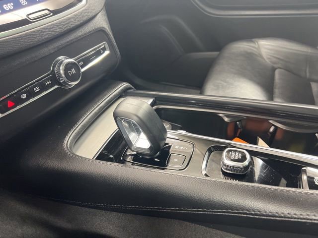 Used 2023 Volvo XC90 B5 Core w/ Climate Package image 19