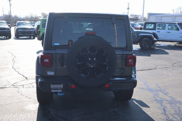 Used 2022 Jeep Wrangler Unlimited Sahara w/ Cold Weather Group image 20