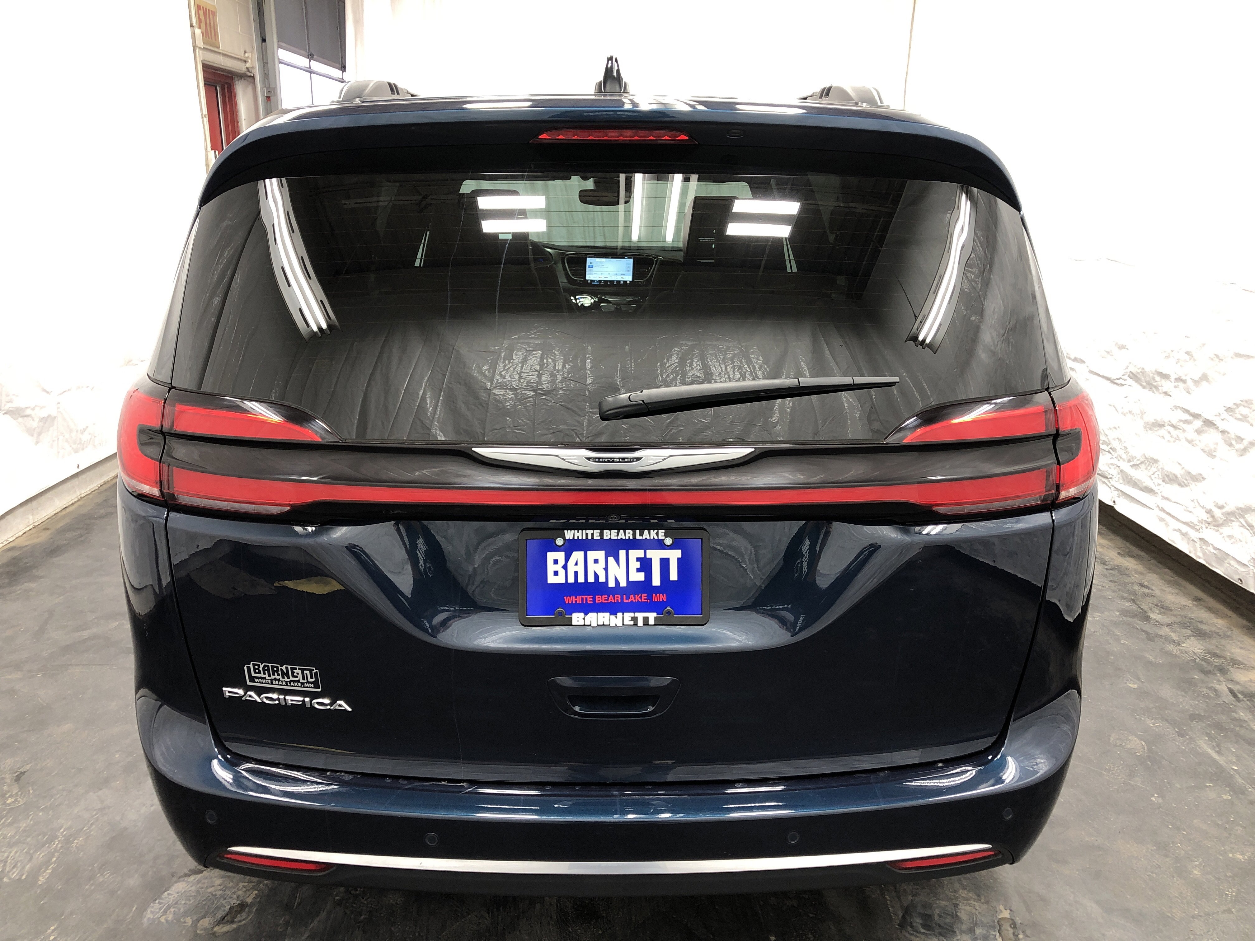 Certified 2024 Chrysler Pacifica Pinnacle FWD image 9