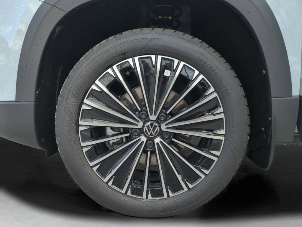 New 2026 Volkswagen Taos SE image 45
