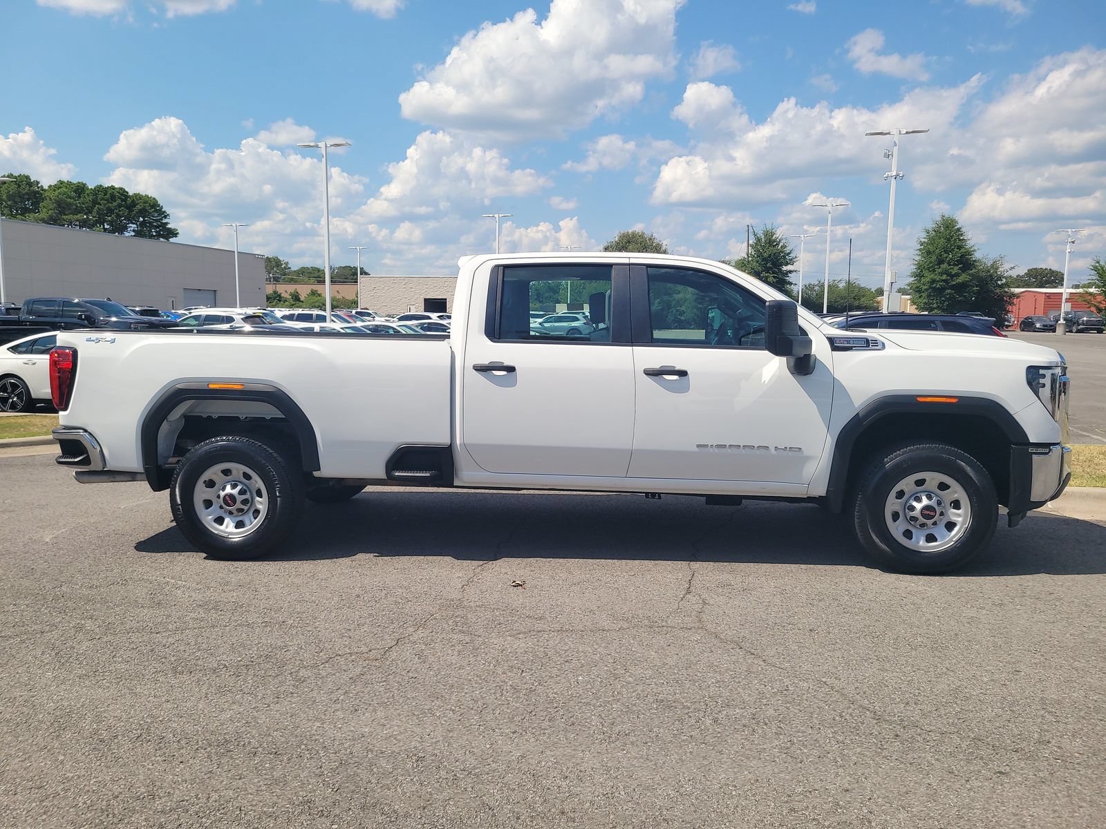 Used 2025 GMC Sierra 2500 Pro AWD/4WD image 2
