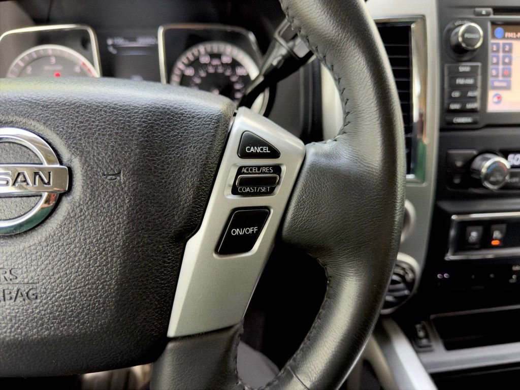 Used 2017 Nissan Titan SV AWD/4WD image 5
