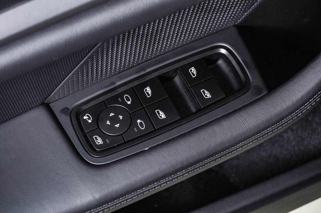 Certified 2025 Porsche Taycan AWD/4WD image 26