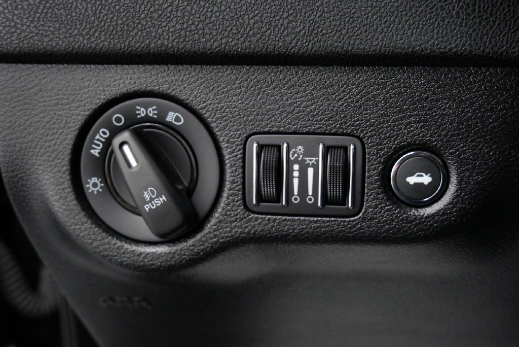Used 2022 Dodge Charger SXT AWD/4WD image 25