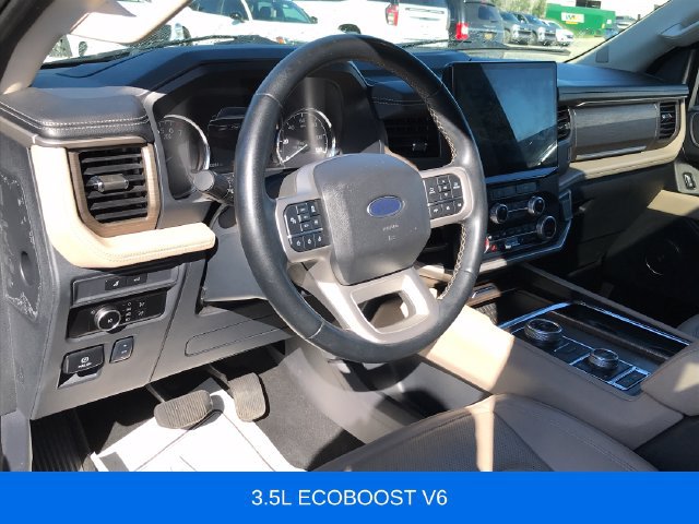 Used 2024 Ford Expedition Max Limited AWD/4WD image 3