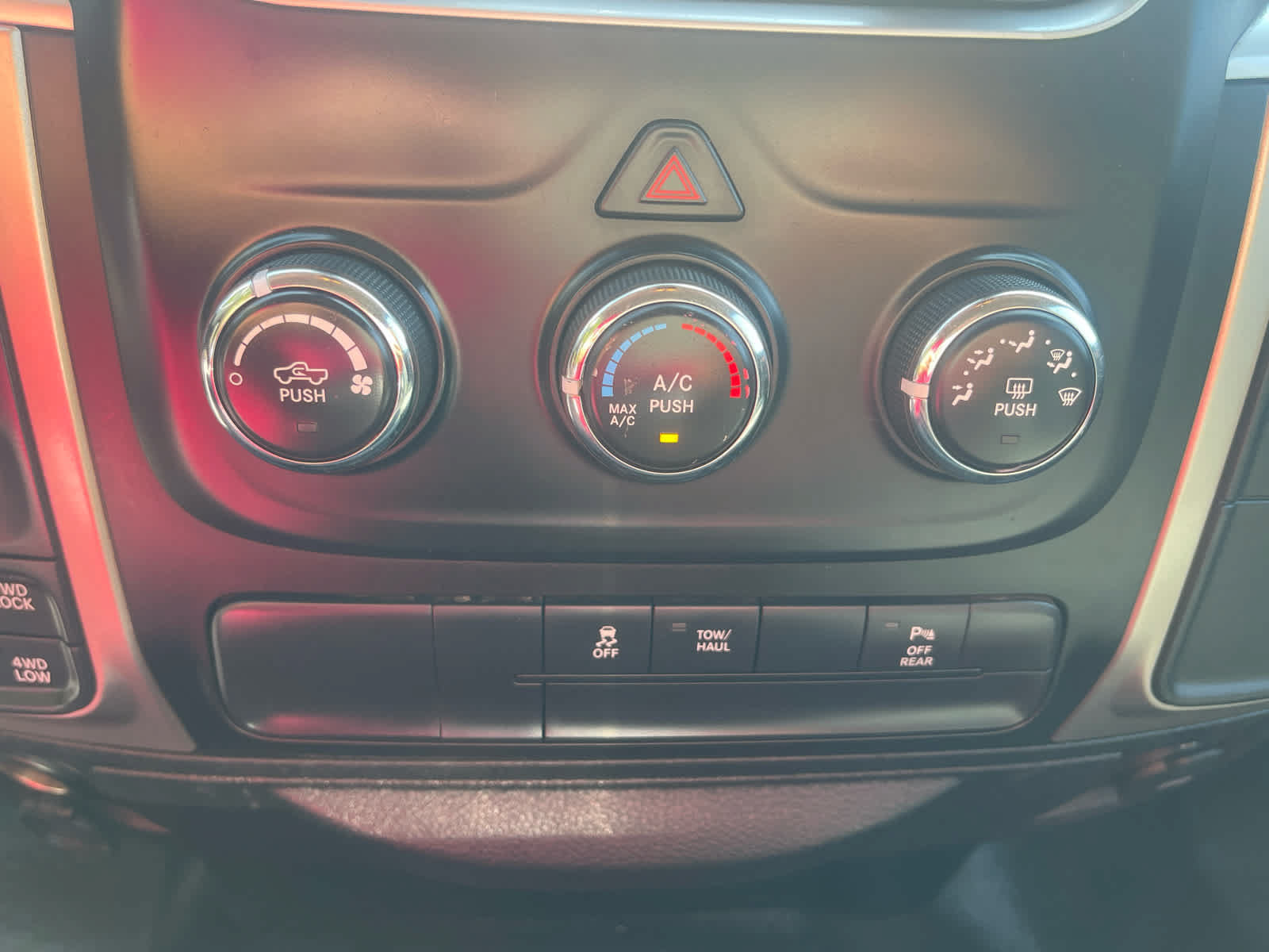 Used 2019 RAM 1500 Classic SLT w/ Protection Group AWD/4WD image 20