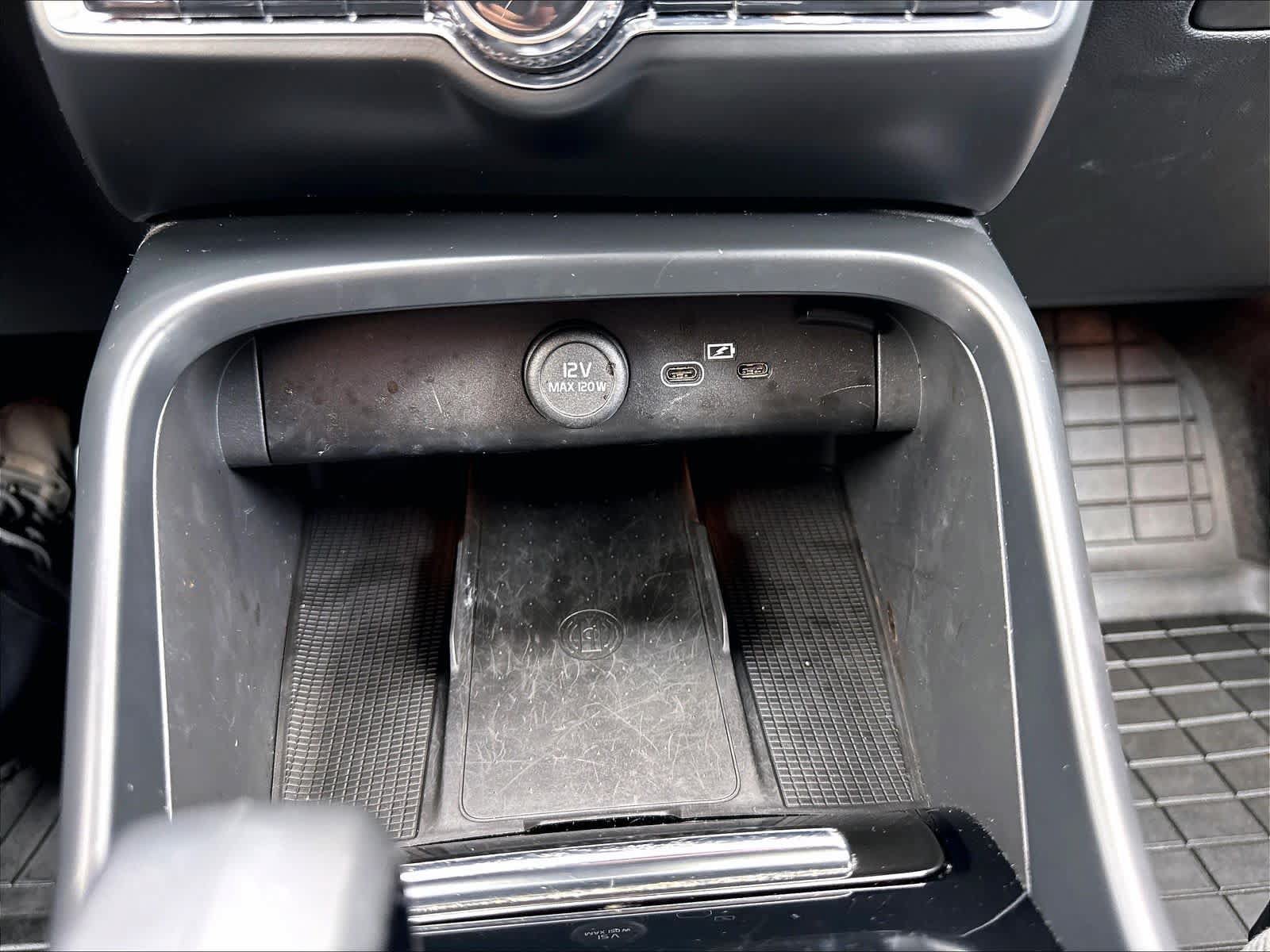 Used 2023 Volvo XC40 Recharge Core w/ Protection Package Premier AWD/4WD image 36