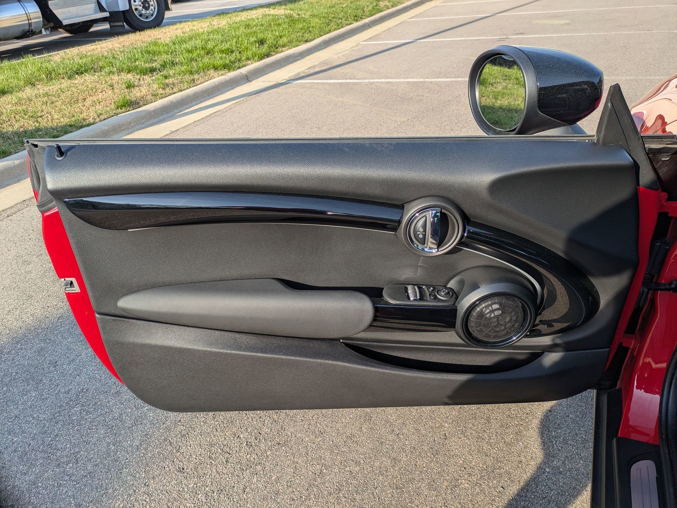 Used 2023 MINI Cooper S w/ Premium Package image 15