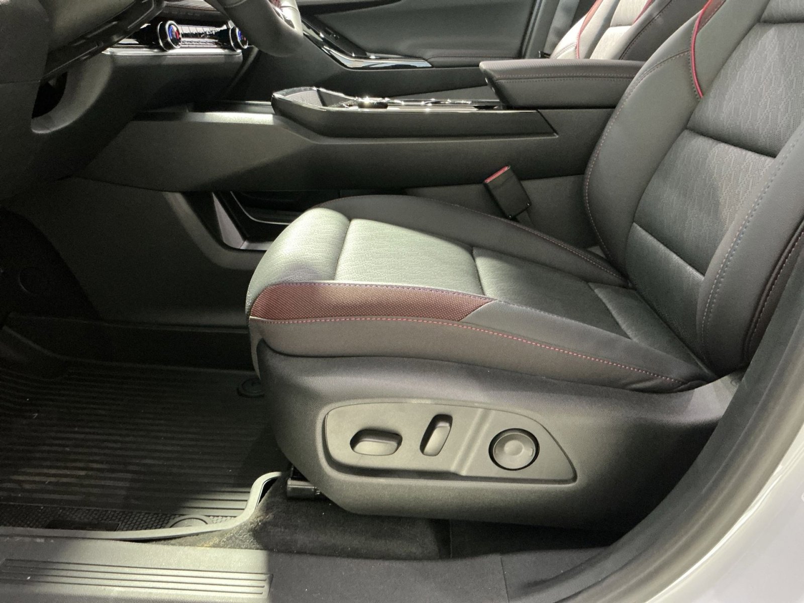 New 2026 Chevrolet Equinox RS w/ Convenience Package III image 22