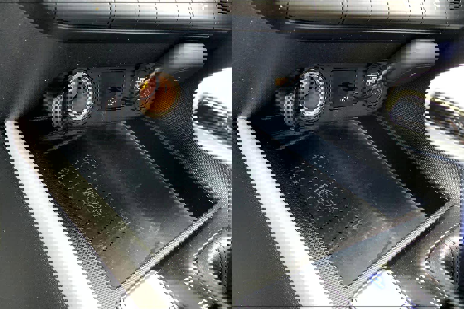 Used 2021 Hyundai Elantra Limited image 33