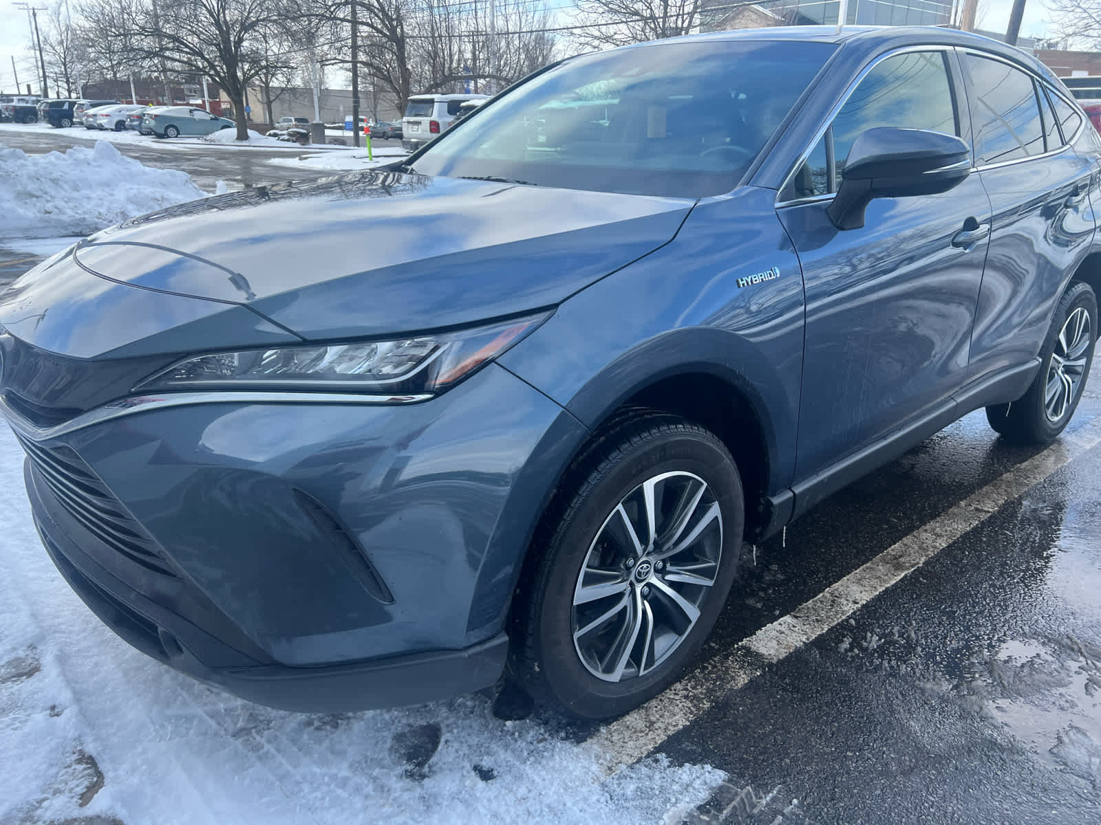 Used 2021 Toyota Venza LE w/ Carpet Mat Package (TMS) image 1