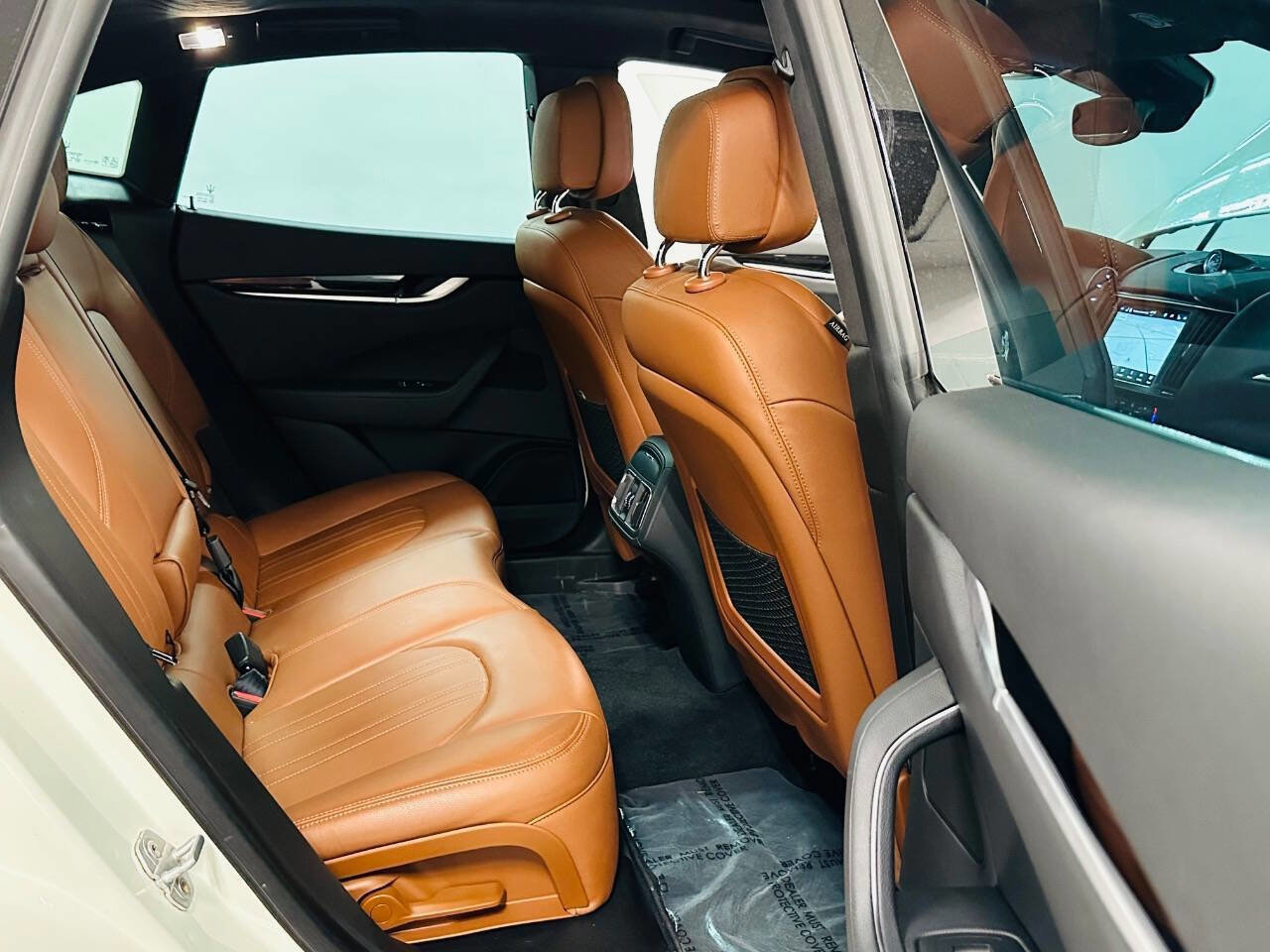 Used 2021 Maserati Levante image 25