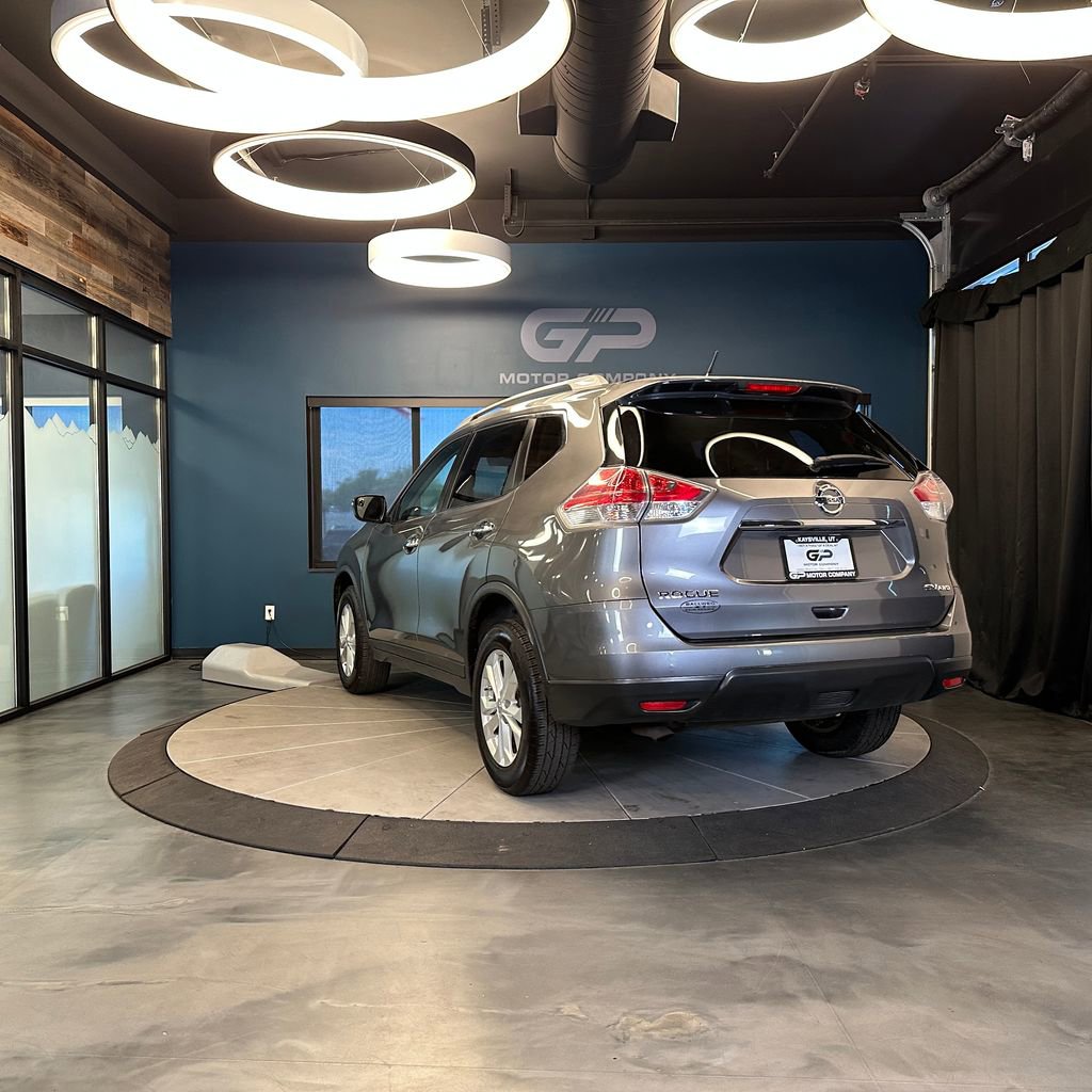 Used 2016 Nissan Rogue SV AWD/4WD image 5