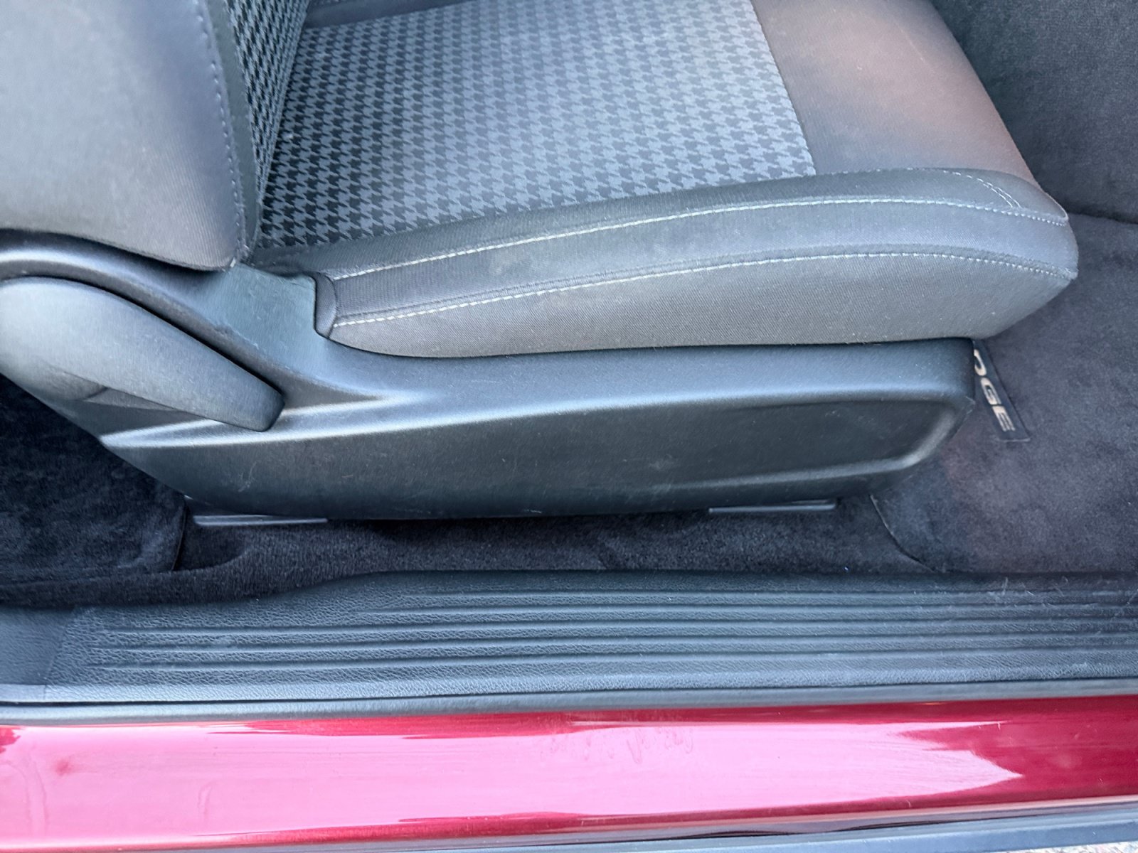 Used 2017 Dodge Challenger SXT RWD image 30