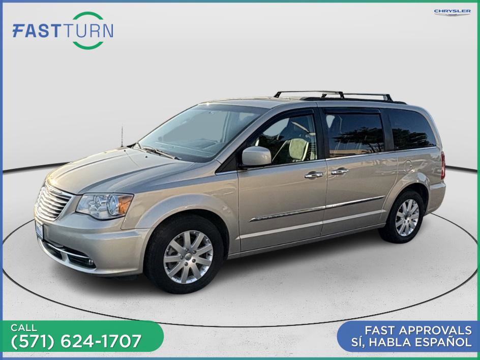 Used 2015 Chrysler Town & Country Touring image 3