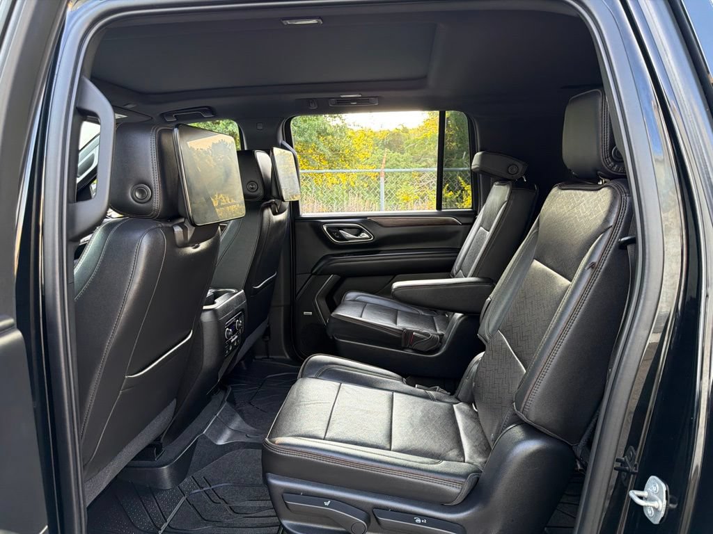 Used 2021 Chevrolet Suburban High Country w/ Premium Package AWD/4WD image 21