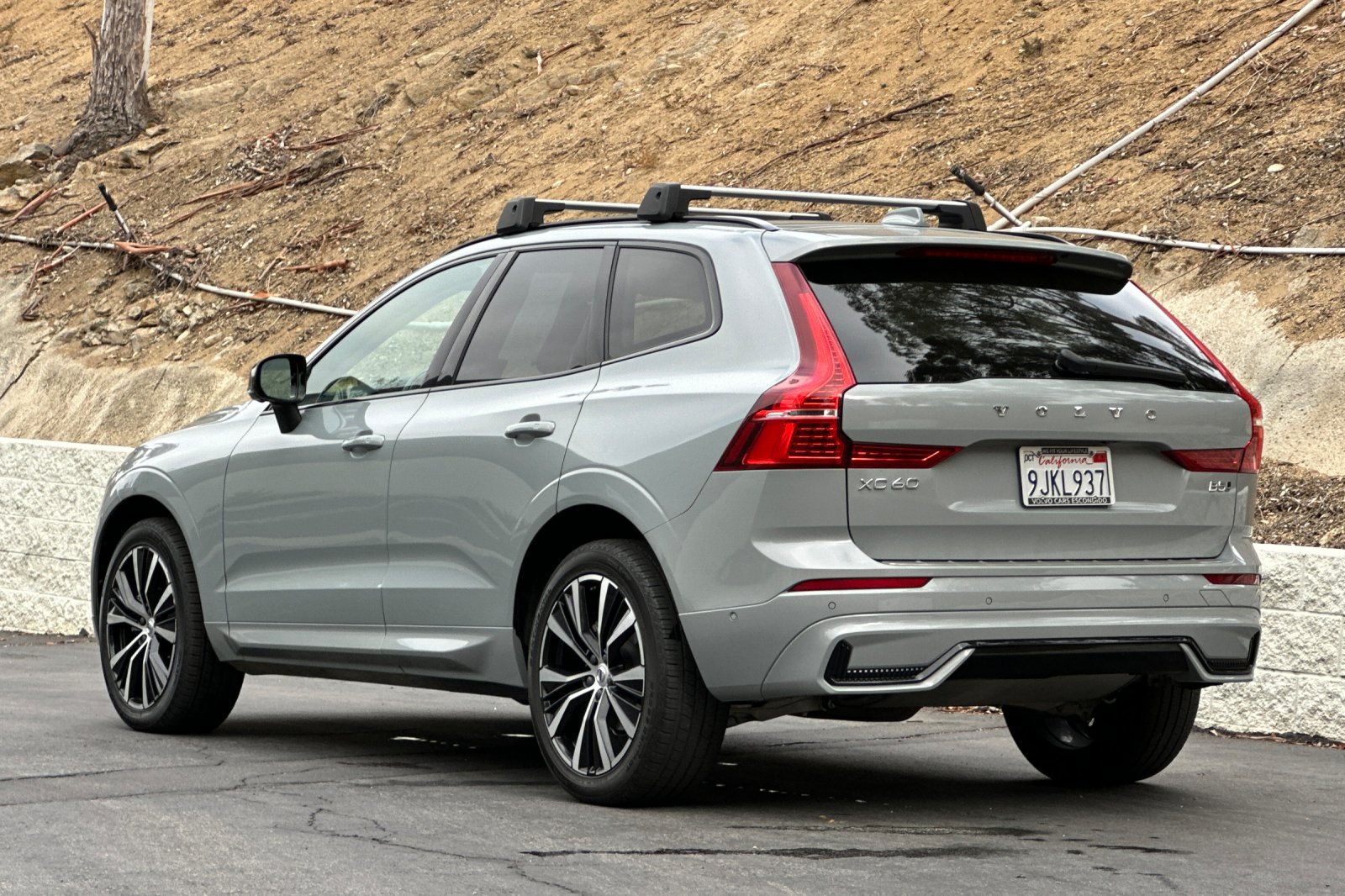 Certified 2024 Volvo XC60 B5 Plus w/ Protection Package Premier AWD/4WD image 7